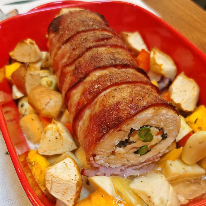 烤鸡肉蔬菜卷